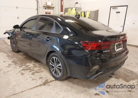 2024 Kia Forte Lxs z USA, uszkodzony, nr VIN 3KPF24ADXRE728474